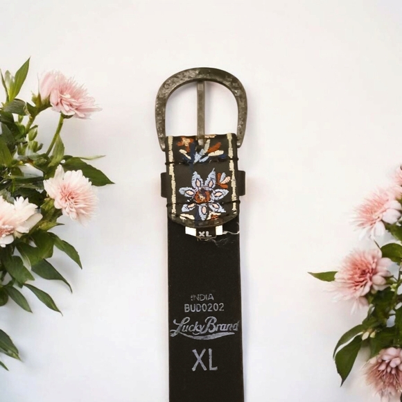 Lucky Brand 1.5" Embroidered Leather Belt - Picture 4 of 6